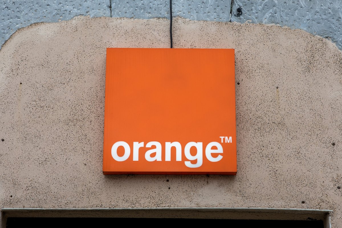 Le logo Orange sur la façade d'une boutique à Bordeaux © sylv1rob1 / Shutterstock