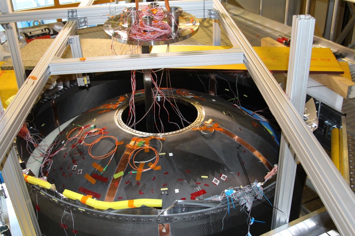 Le réservoir de test en composite carbone pour Phoebus. Plus complexe qu'un « simple » container... © ESA