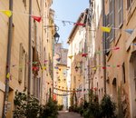 Un commando de Marseillais exaspérés par les trop nombreux Airbnb tagguent les immeubles et volent même les clés !