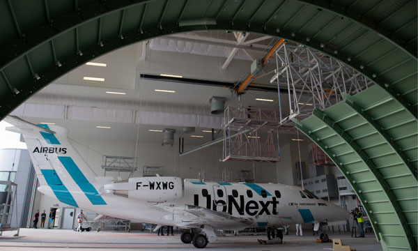 Le eXtraPerformanceWing dans son hangar © Airbus