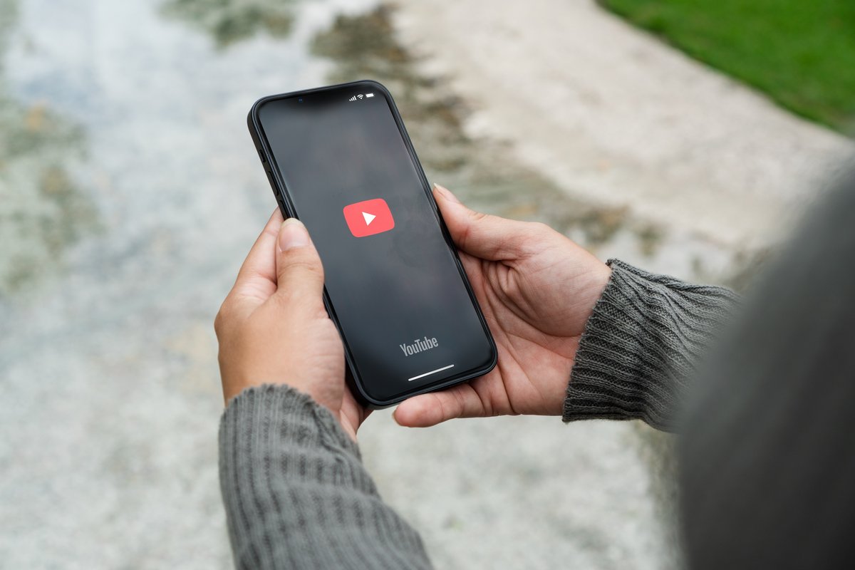 YouTube teste en permanence de nouvelles fonctionnalités, même sur mobile © Diego Thomazini / Shutterstock