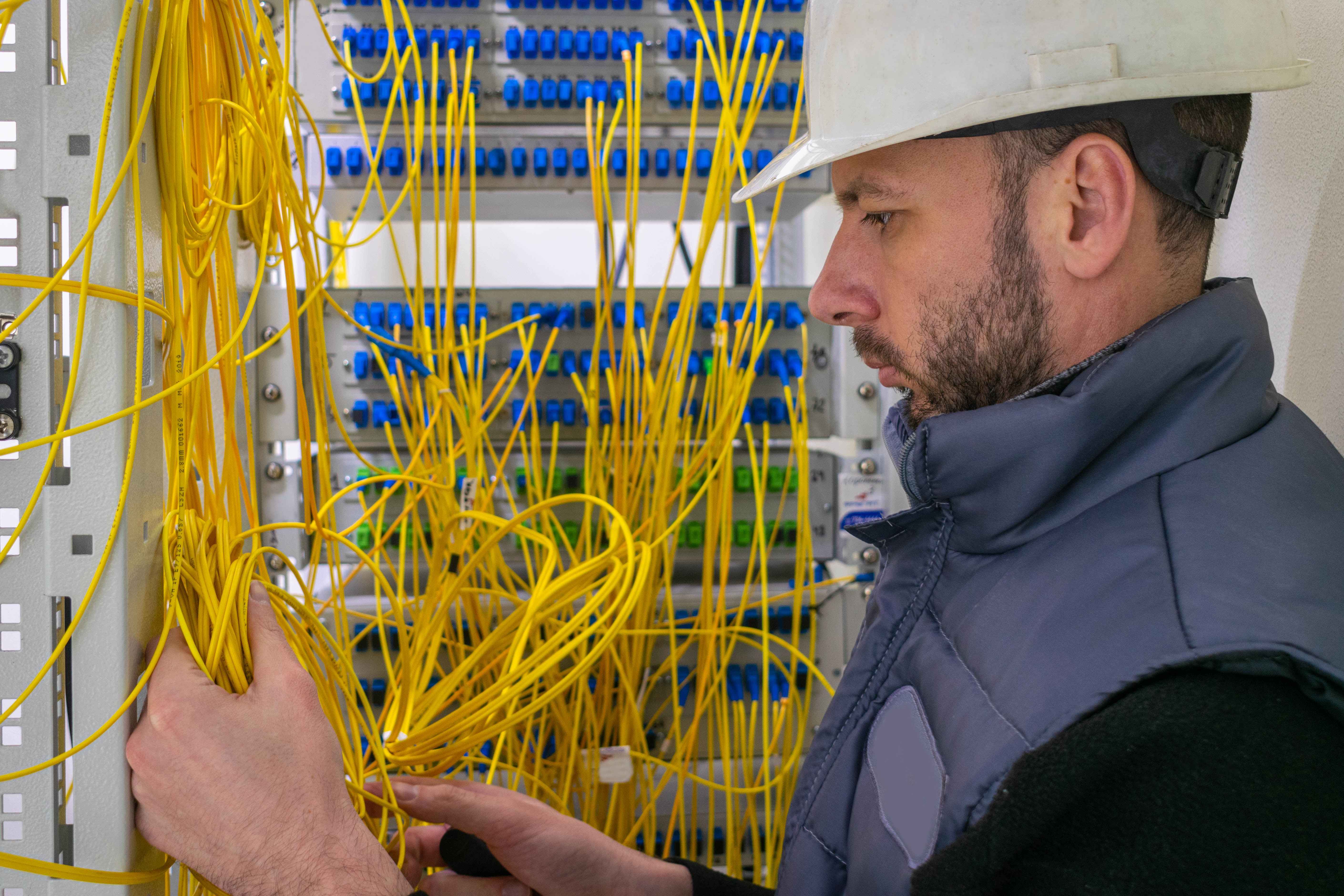 Après s'être fâché, le gouvernement obtient un nouvel accord d'Orange pour le déploiement de la fibre