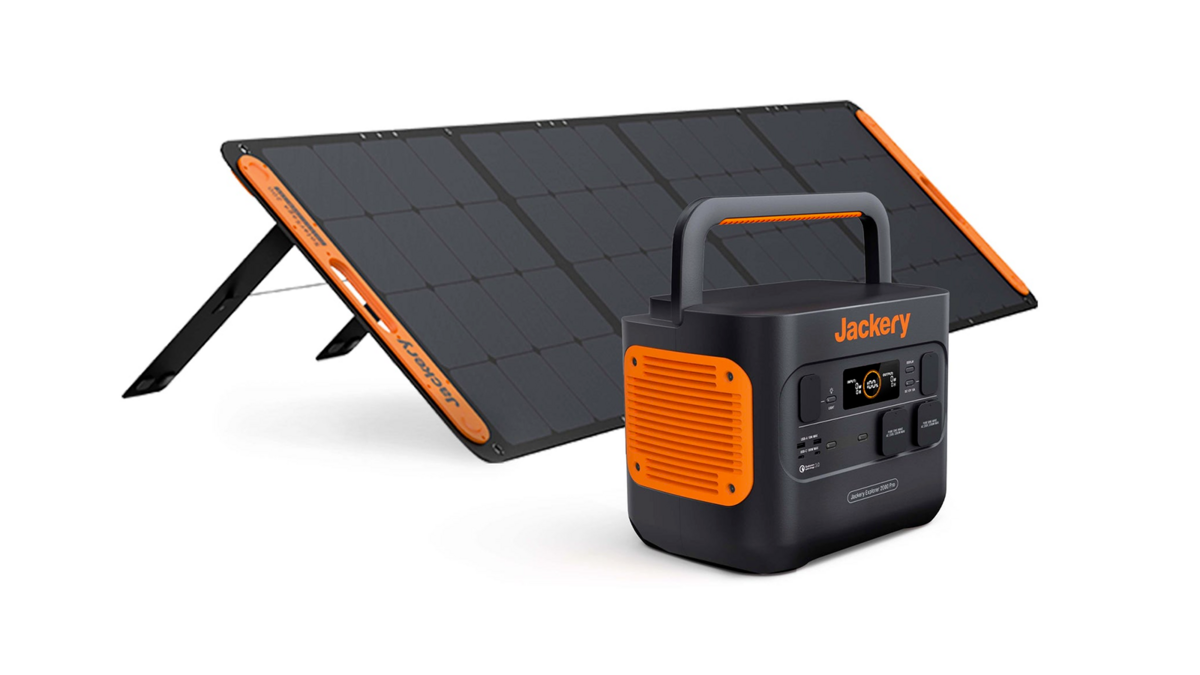 La batterie externe Jackery Explorer 2000 Pro et son panneau solaire