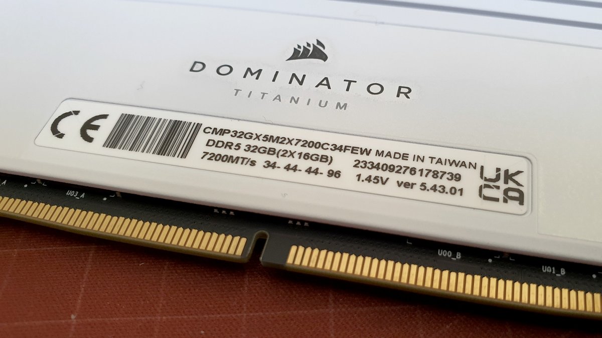 Corsair Dominator Titanium DDR5-7200 CL34_06 © Nerces