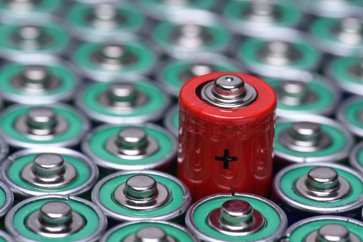 Les batteries sont devenues un composant essentiel d'un grand nombre d'appareils que nous utilisons au quotidien © Flegere / Shutterstock
