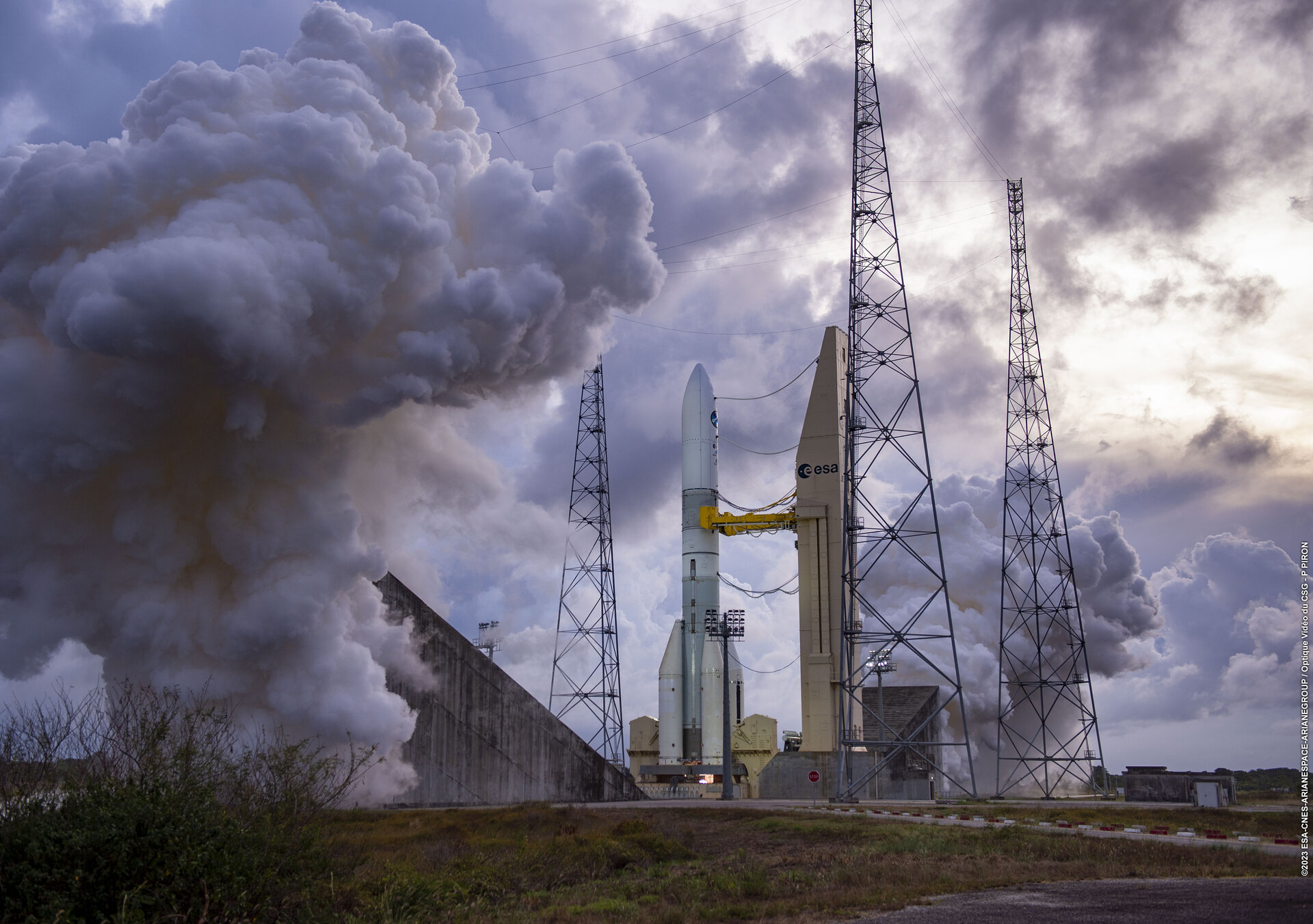 Ariane 6 passe son test, pas d'explosion à Kourou ! Et maintenant ?