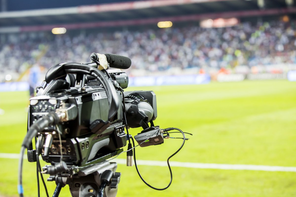 Caméra sur un terrain de football © Fotosr52 / Shutterstock