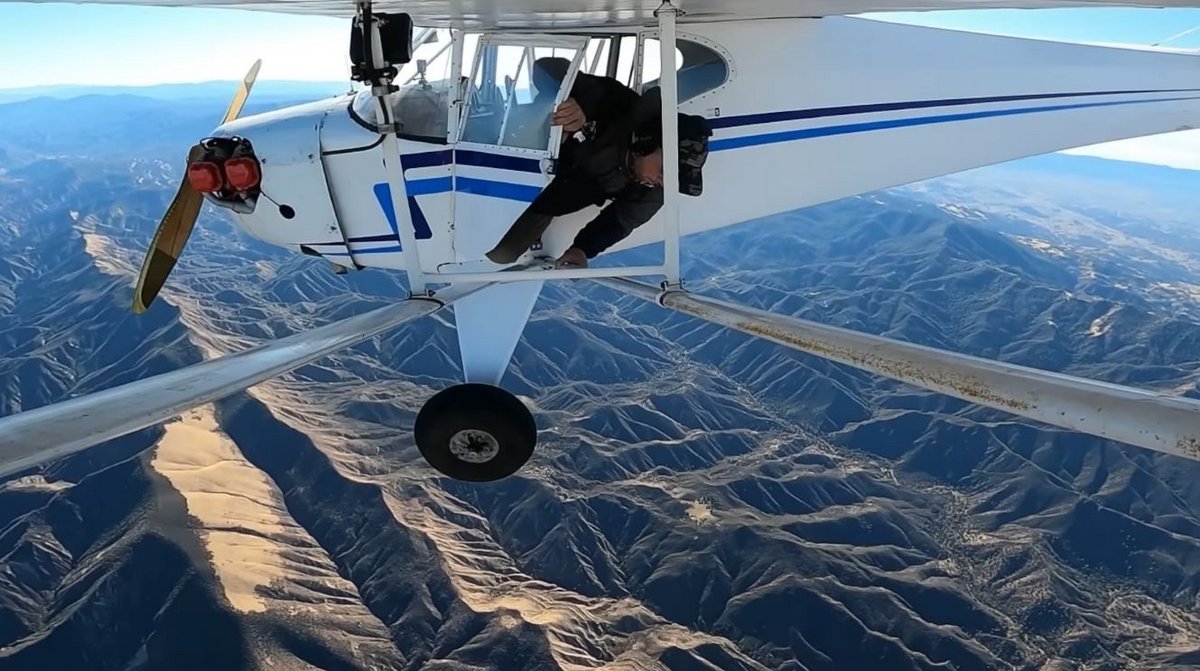 En novembre 2021, Trevor Jacob a sauté de son avion "pour le buzz" © Trevor Jacob / YouTube