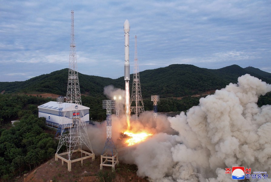 Les deux Corée se jouent une étonnante course à l'espace à coups de fusées et de satellites-espions
