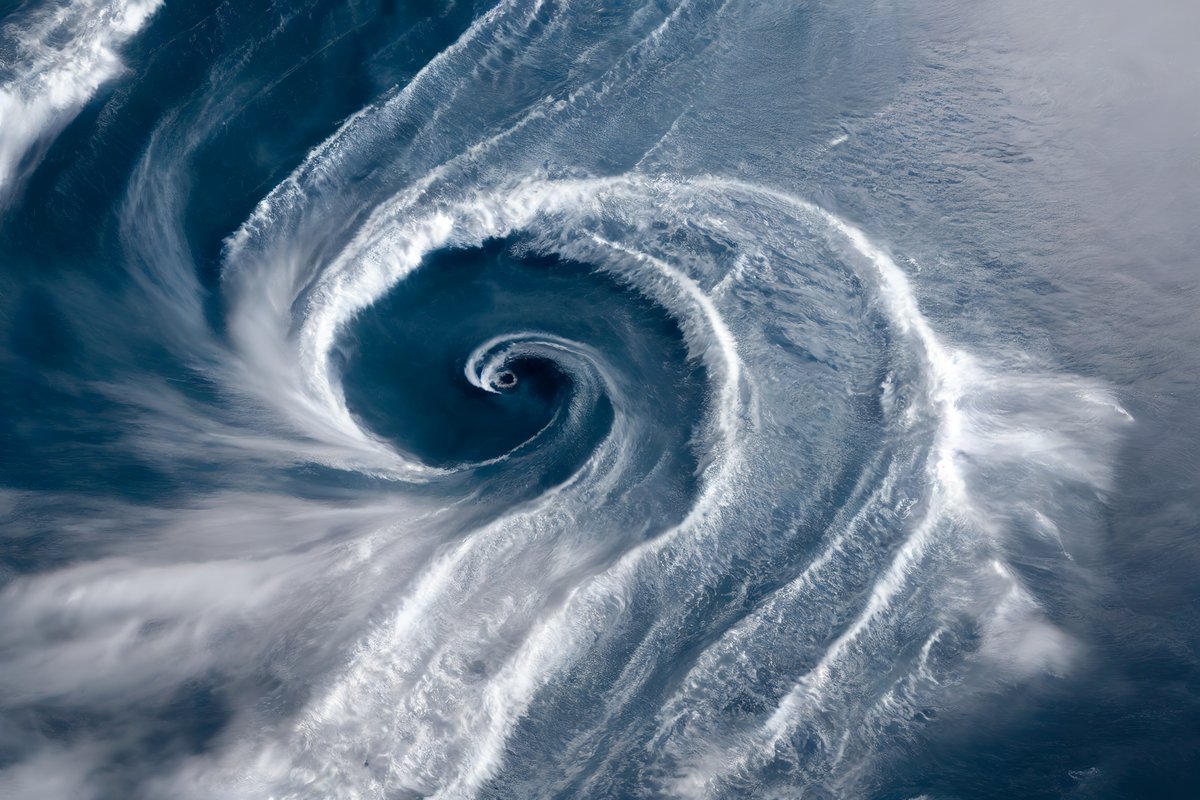 Un ouragan vu de l'espace, tout aussi dévastateur qu'il n'y paraît © Vikks / Shutterstock