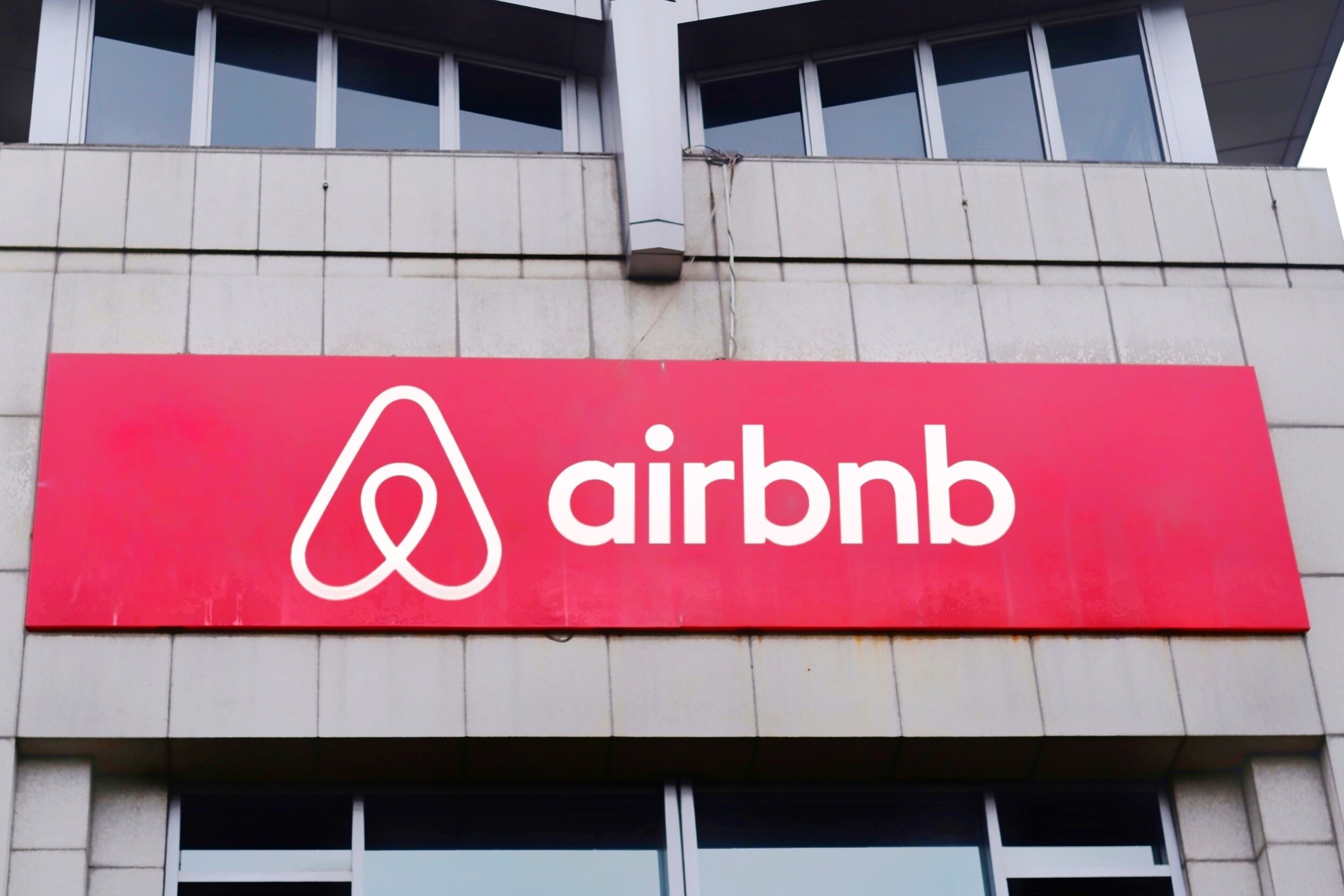 Airbnb : l'incroyable bourde du gouvernement, qui réduit par erreur l'abattement fiscal des propriétaires