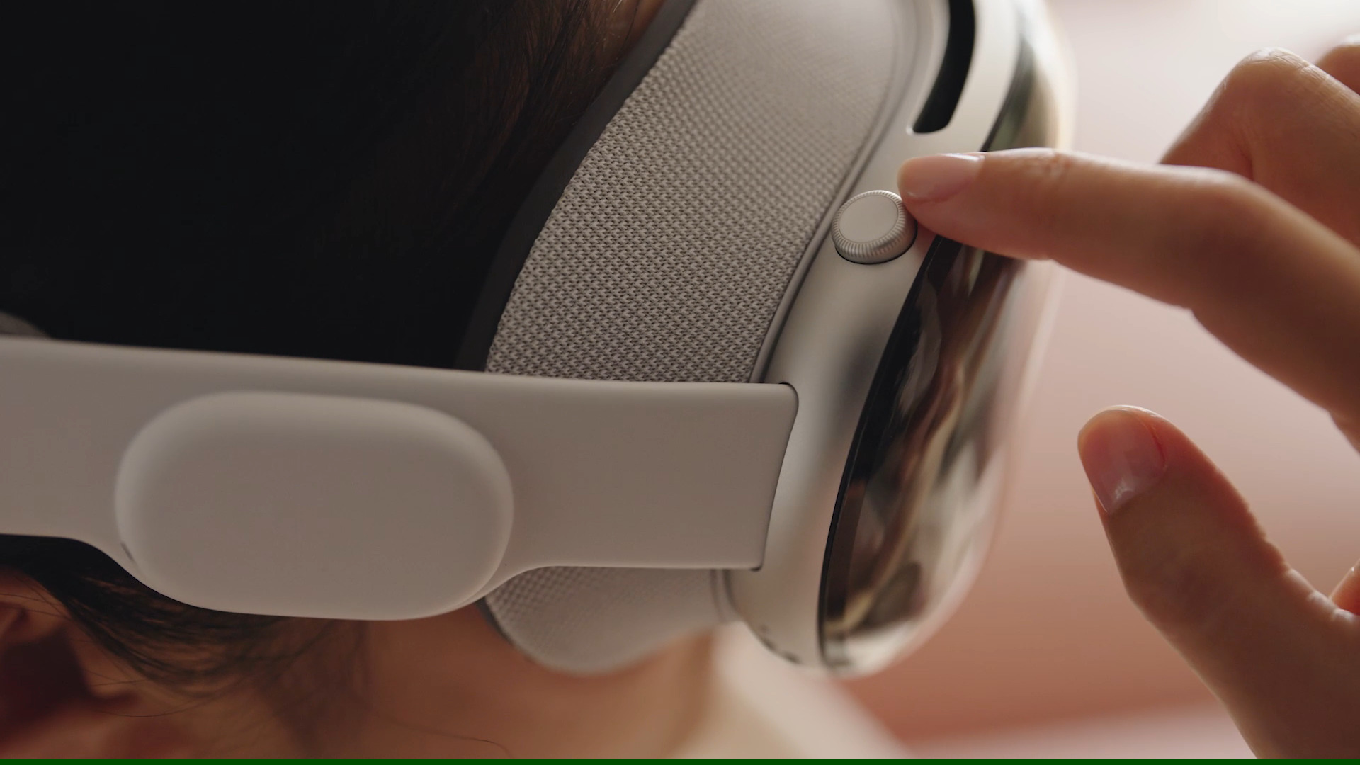 Apple Pro Vision : le casque VR sera disponible au mois de février, c'est déjà demain !