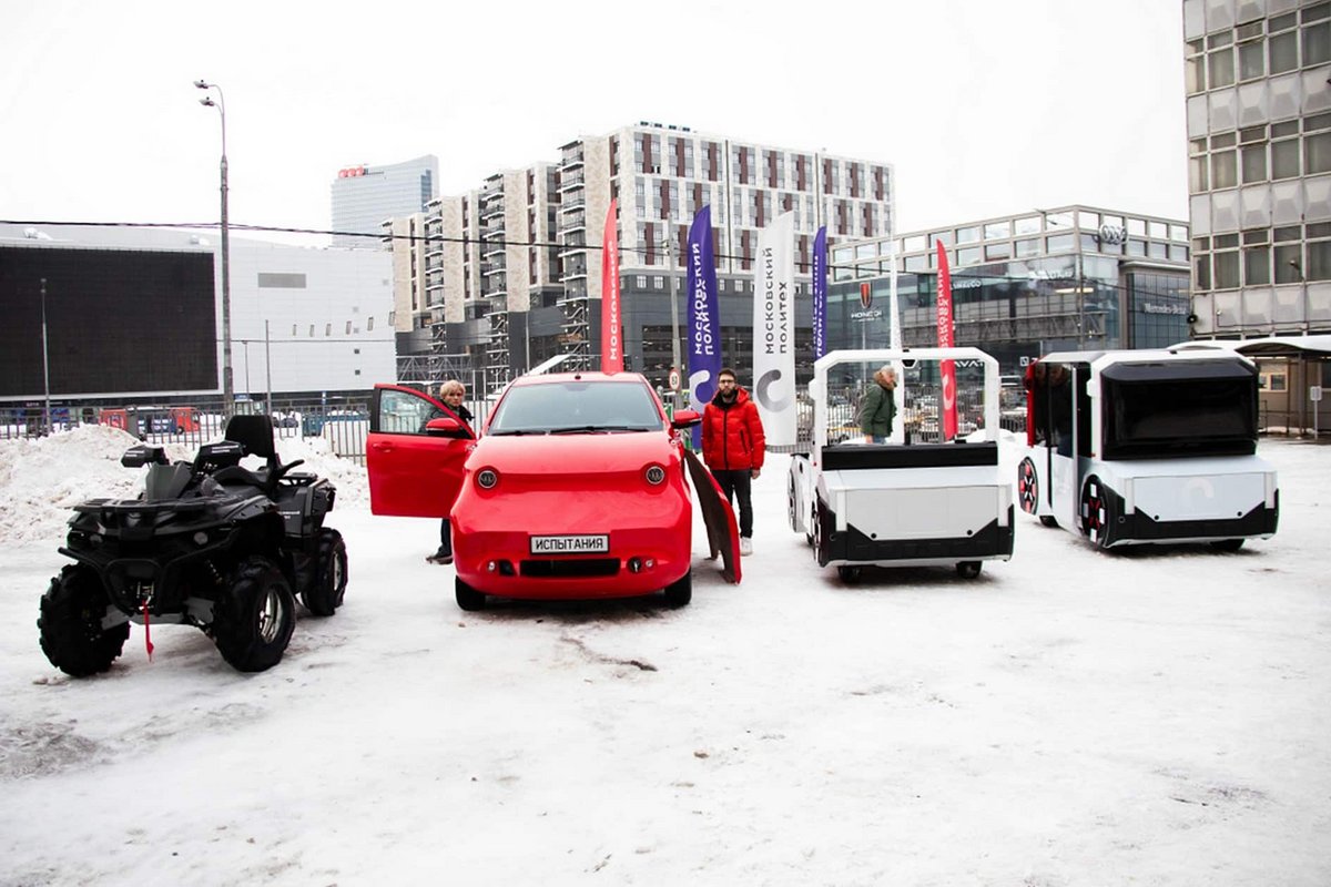 Avtotor a présenté un quad, un fourgon, un van et la voiture électrique Amber. ©Avtator