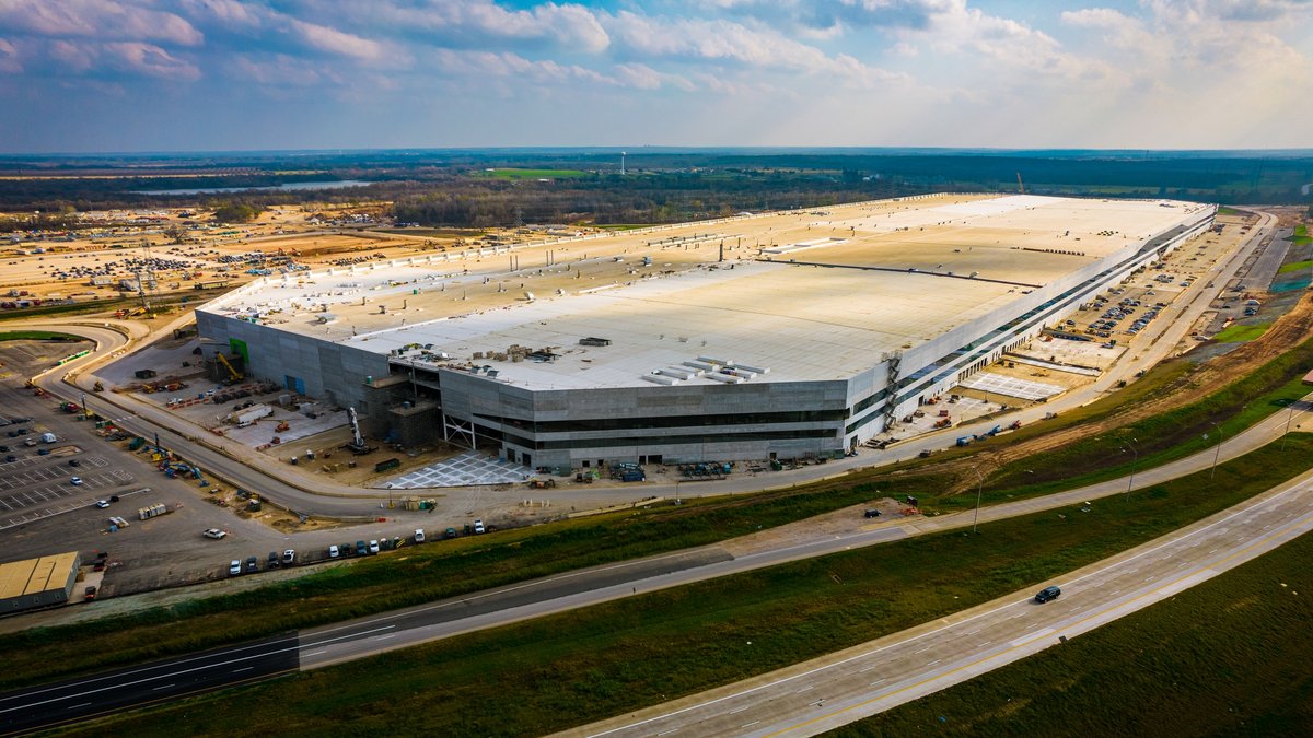 L'impressionnante usine Tesla, au Texas © Roschetzky Photography / Shutterstock.com
