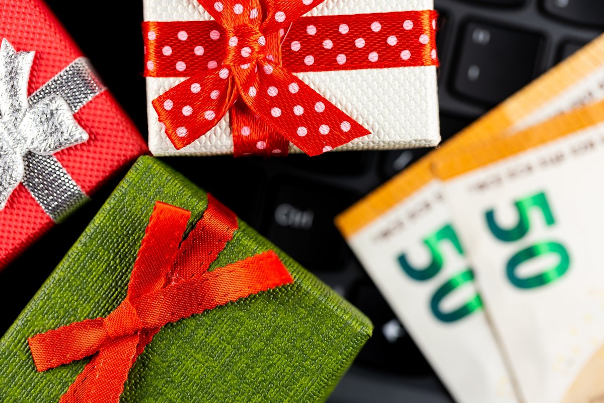 Attention aux faux cadeaux de Noël dans vos e-mails © PrzemoN / Shutterstock