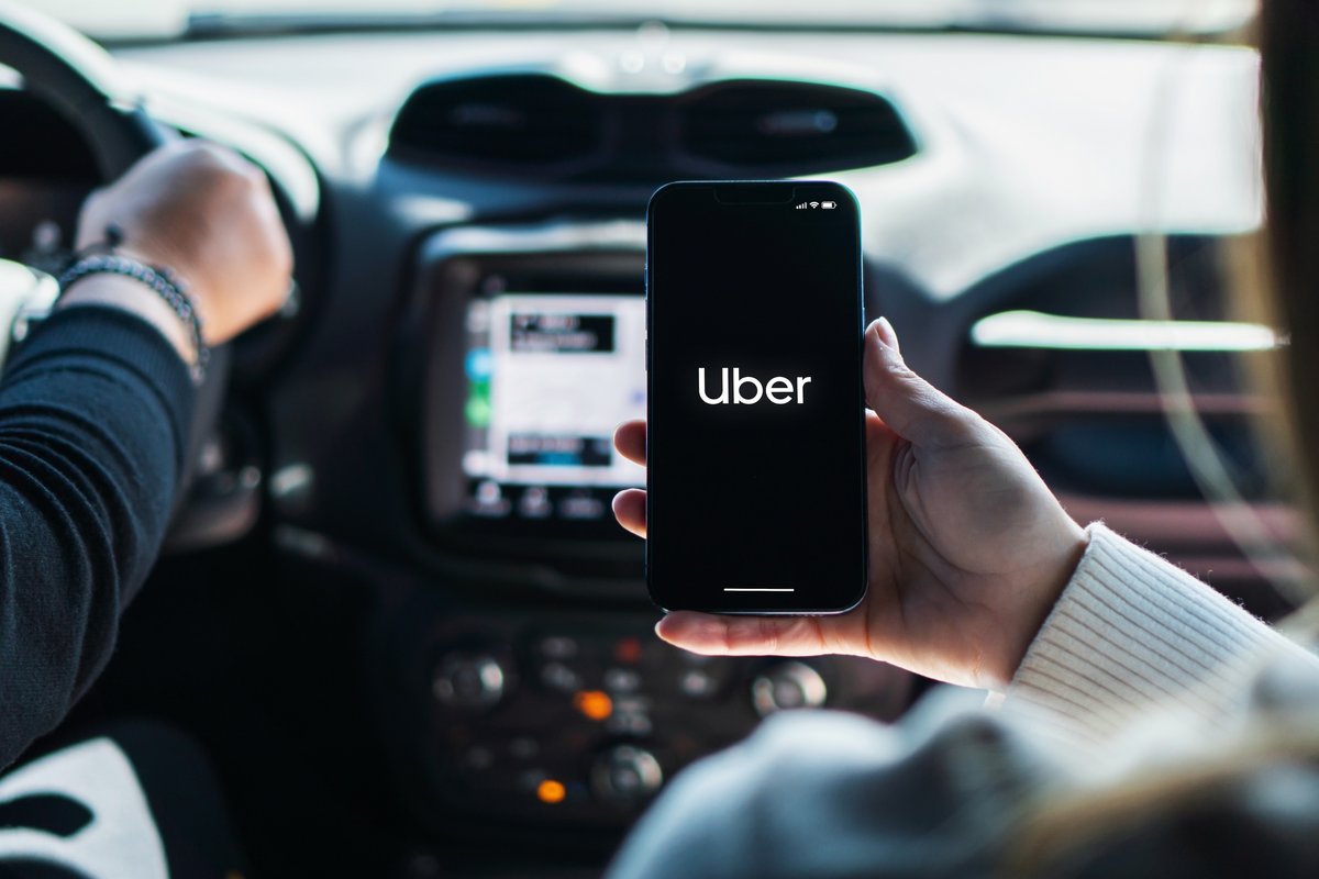 Les plateformes comme Uber s'appuient fortement sur le travail des indépendants, dont la situation est très souvent précaire © Diego Thomazini / Shutterstock