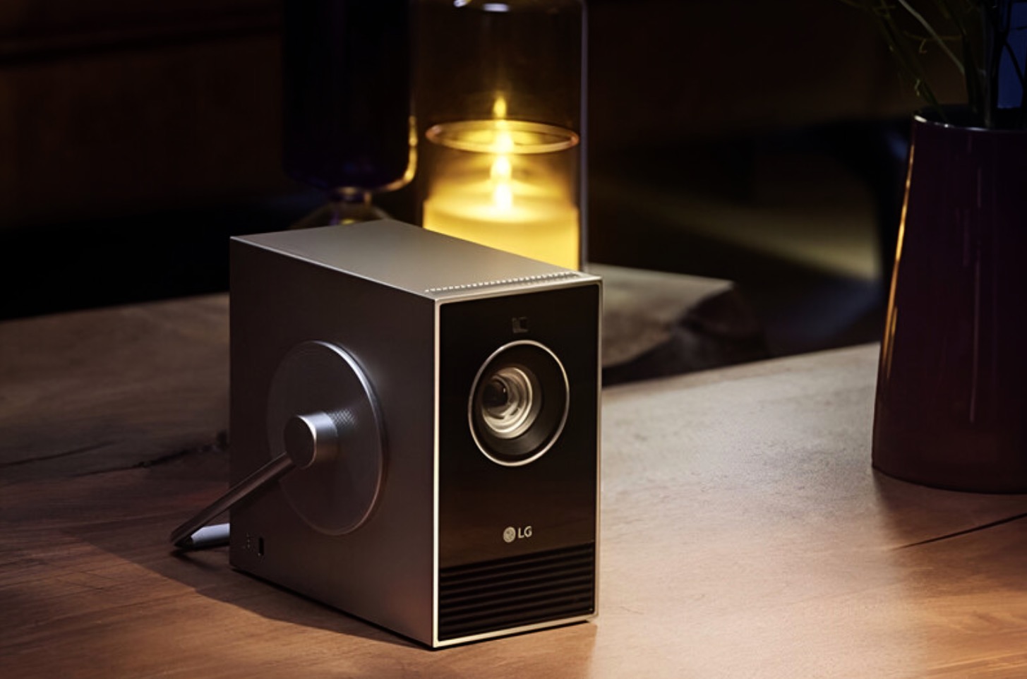CES 2024 : LG présentera CineBeam Cube, un picoprojecteur 4K
