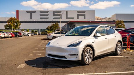 Tesla trierait mal ses déchets dangereux et se fait attraper par la justice californienne