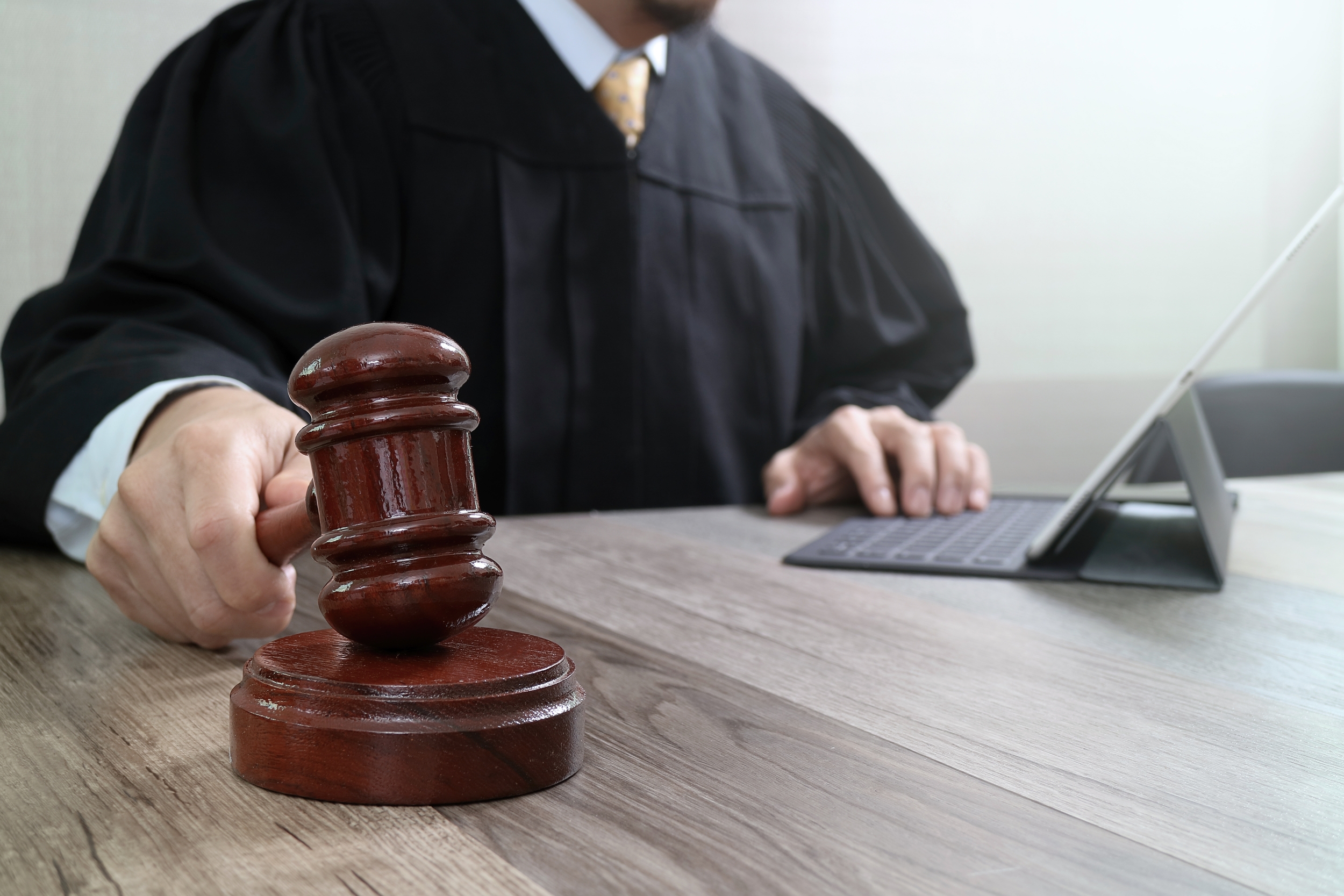 Une application capable de jouer aux avocats grâce à l'intelligence artificielle s'attire les foudres des professionnels du droit