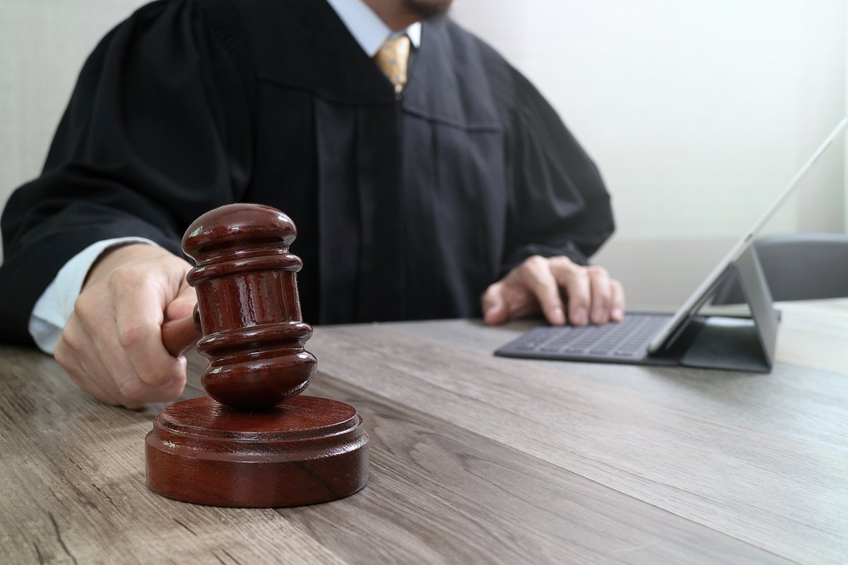 La justice et le droit n'échappent pas aux nouvelles technologies © mrshing / Shutterstock
