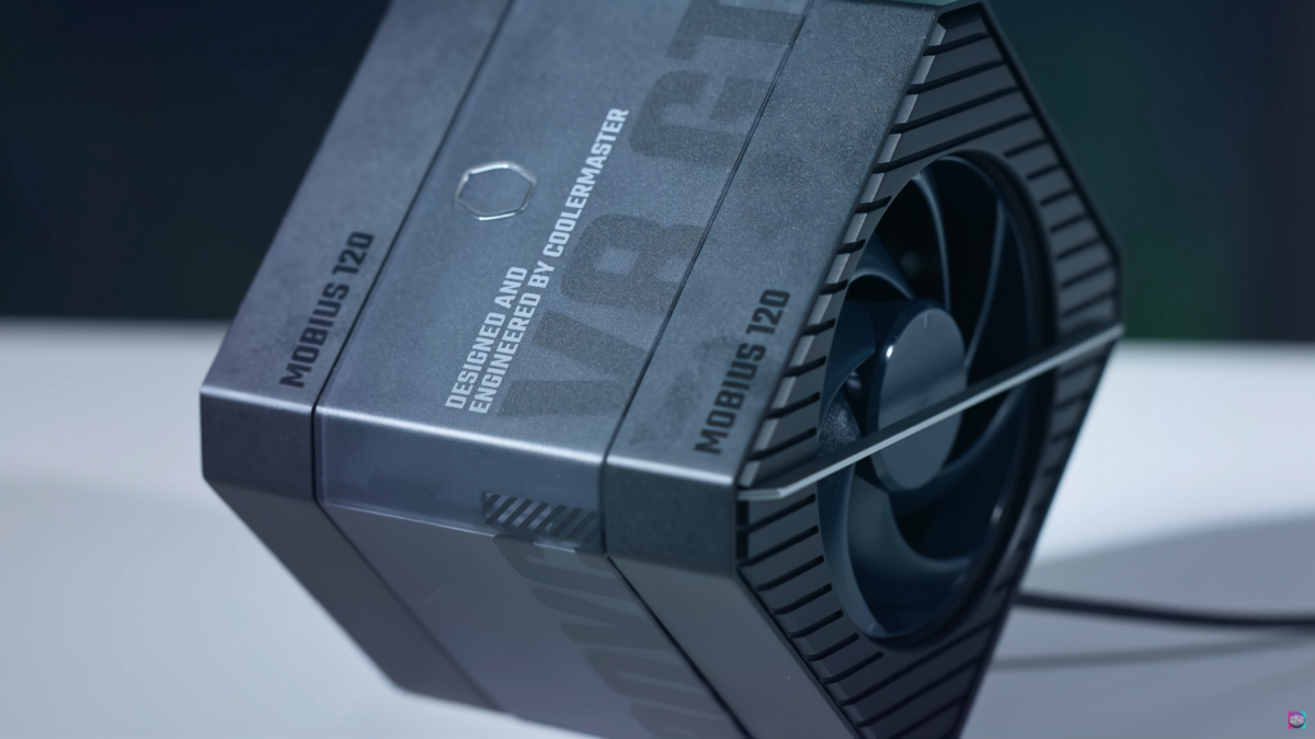 Le V8 3DVC est un ventirad très imposant © Cooler Master