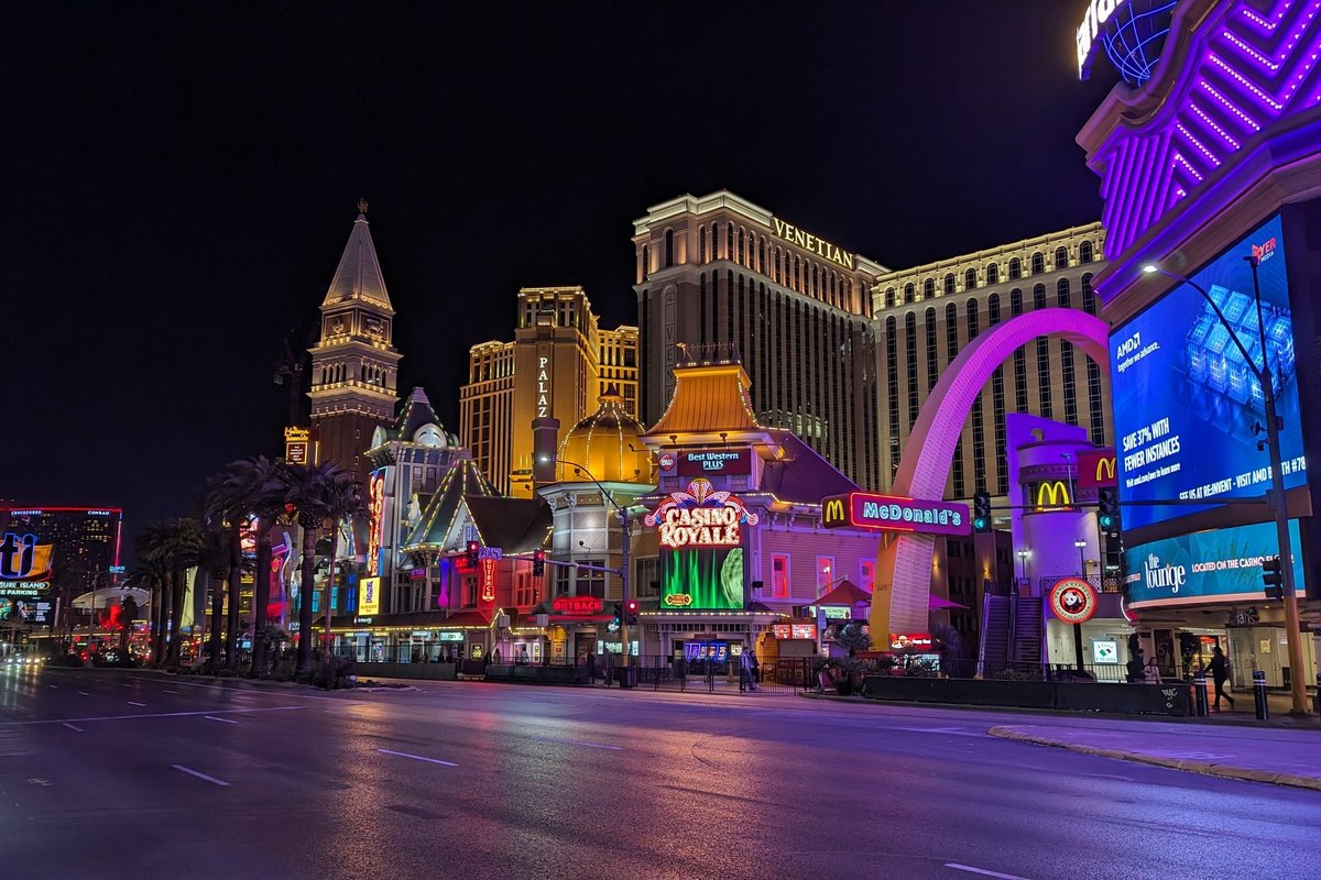 Las Vegas by Night © Clubic