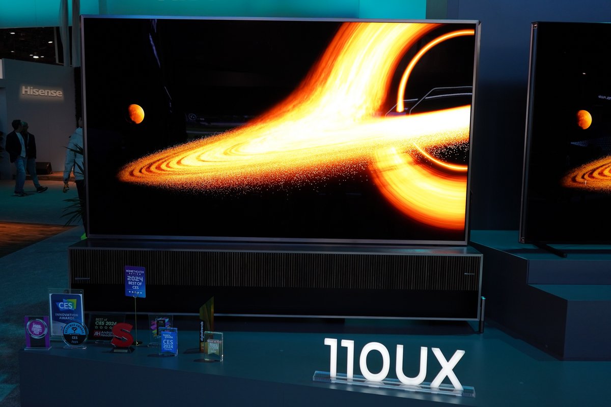 Hisense promet 10 000 nits sur son TV MiniLED 110UX. Qui dit mieux !? © Colin Golberg pour Clubic