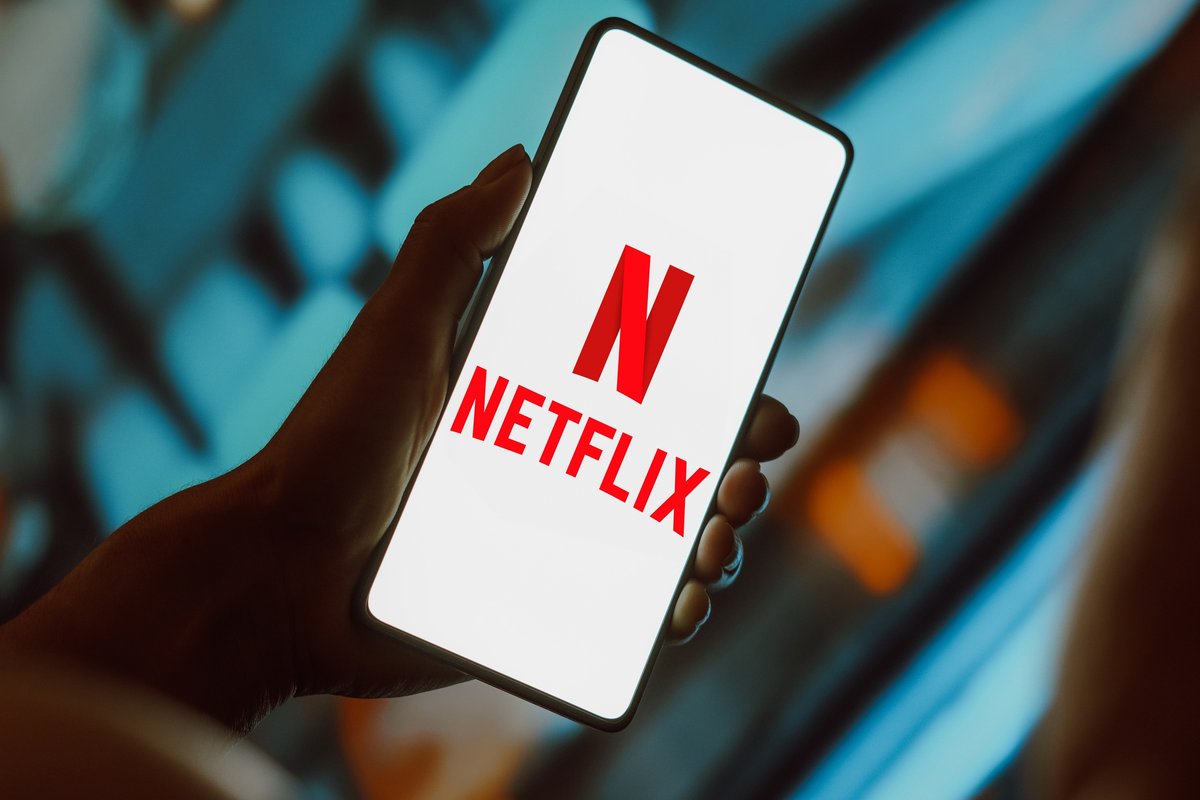 Netflix, logo sur smartphone © rafapress / Shutterstock.com