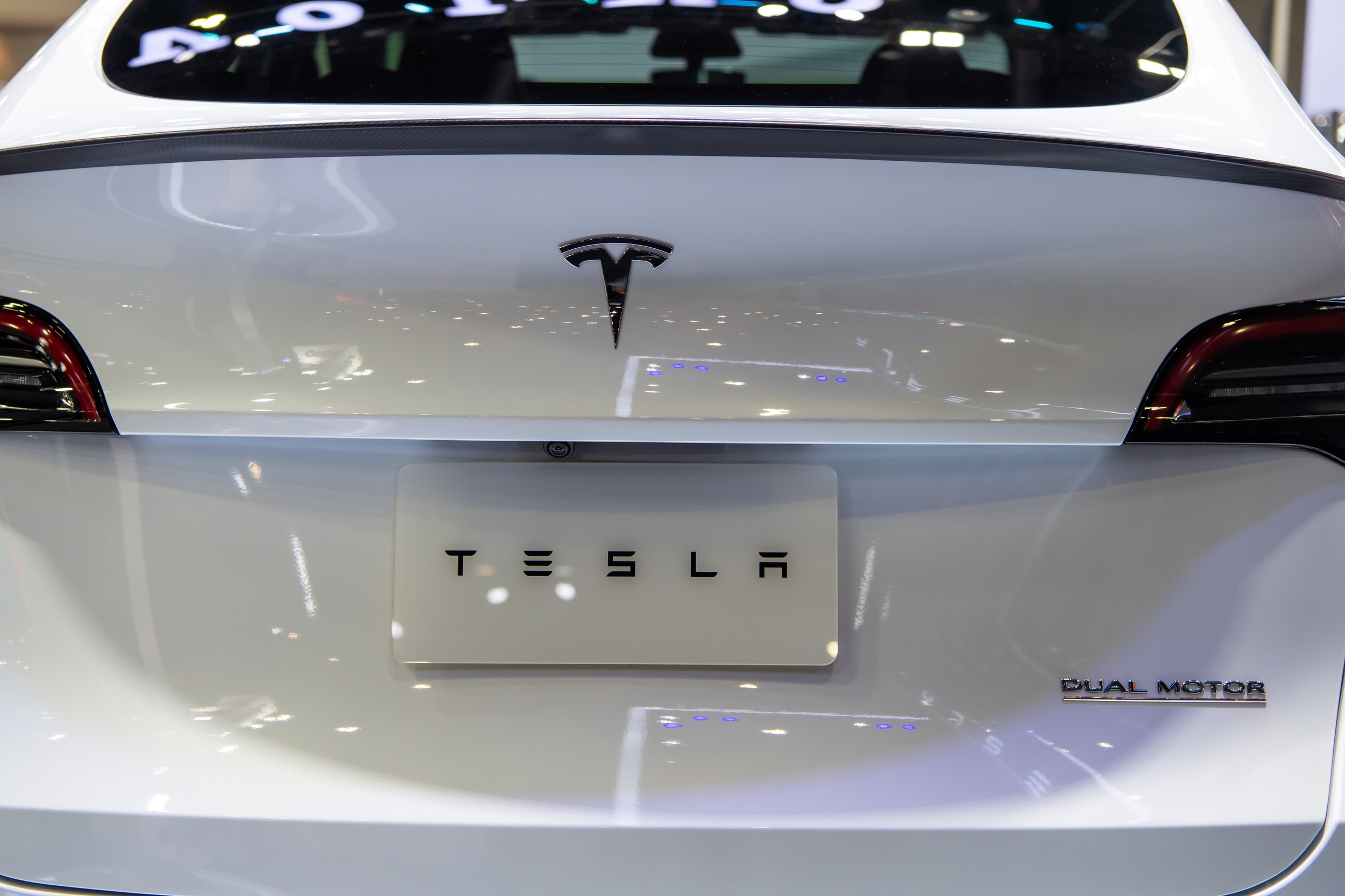 Tesla : nouvelle flamblée des prix aux superchargeurs