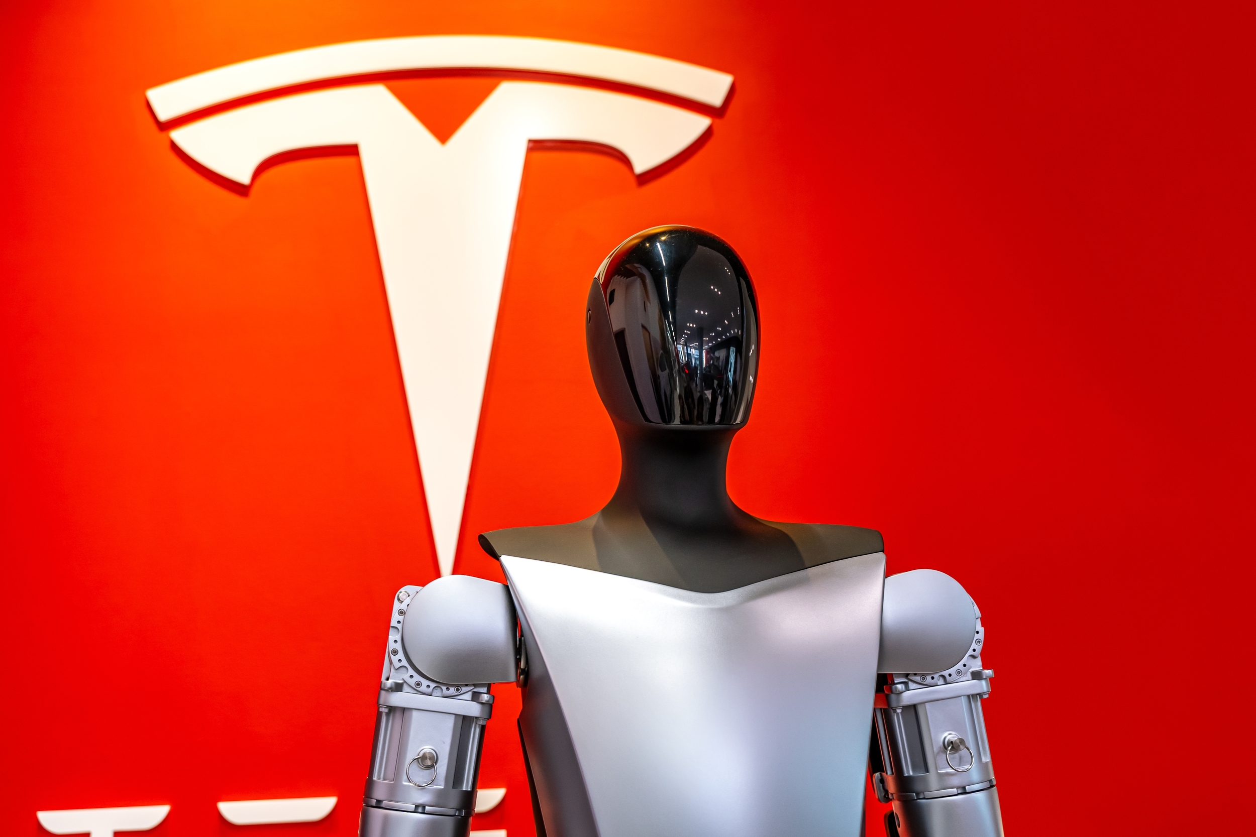 Tesla embauche des salariés pour entraîner son robot Optimus