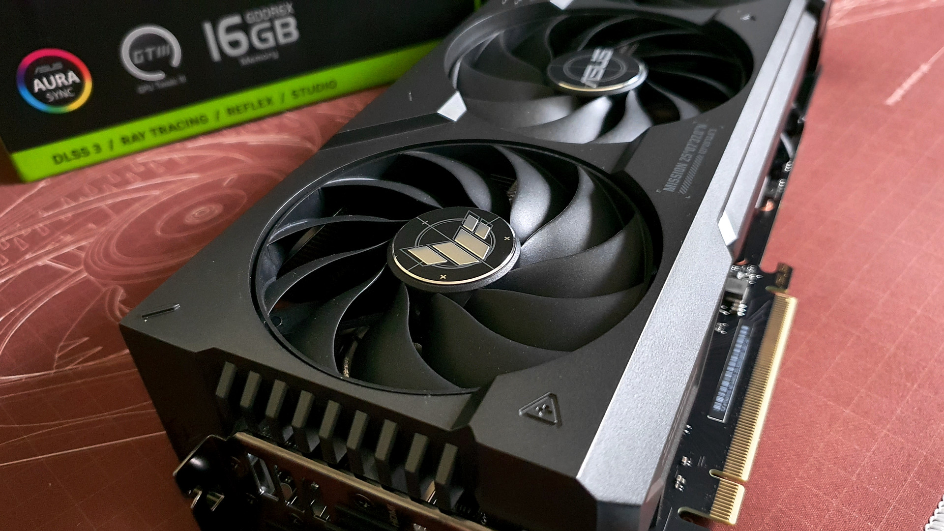 La NVIDIA GeForce RTX 4070 Ti SUPER rejoint notre comparatif des meilleures cartes graphiques !