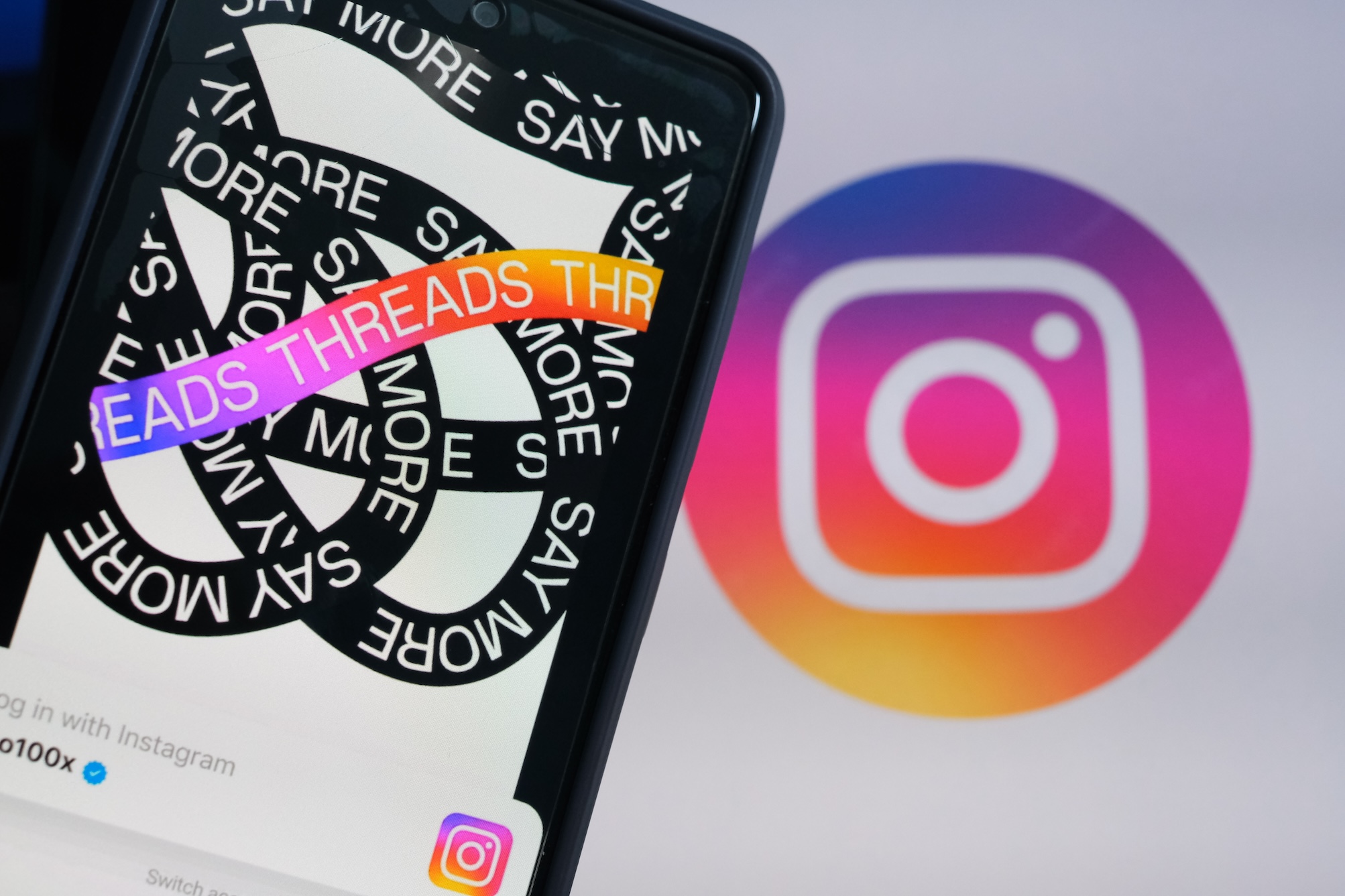 Les messages privés d'Instagram bientôt accessibles depuis Threads ?