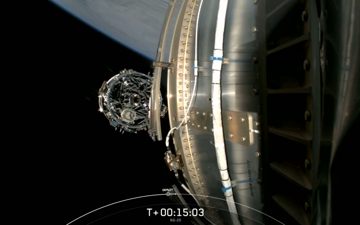 Le cargo Cygnus s'éloigne de Falcon 9, en orbite autour de la Terre. © SpaceX