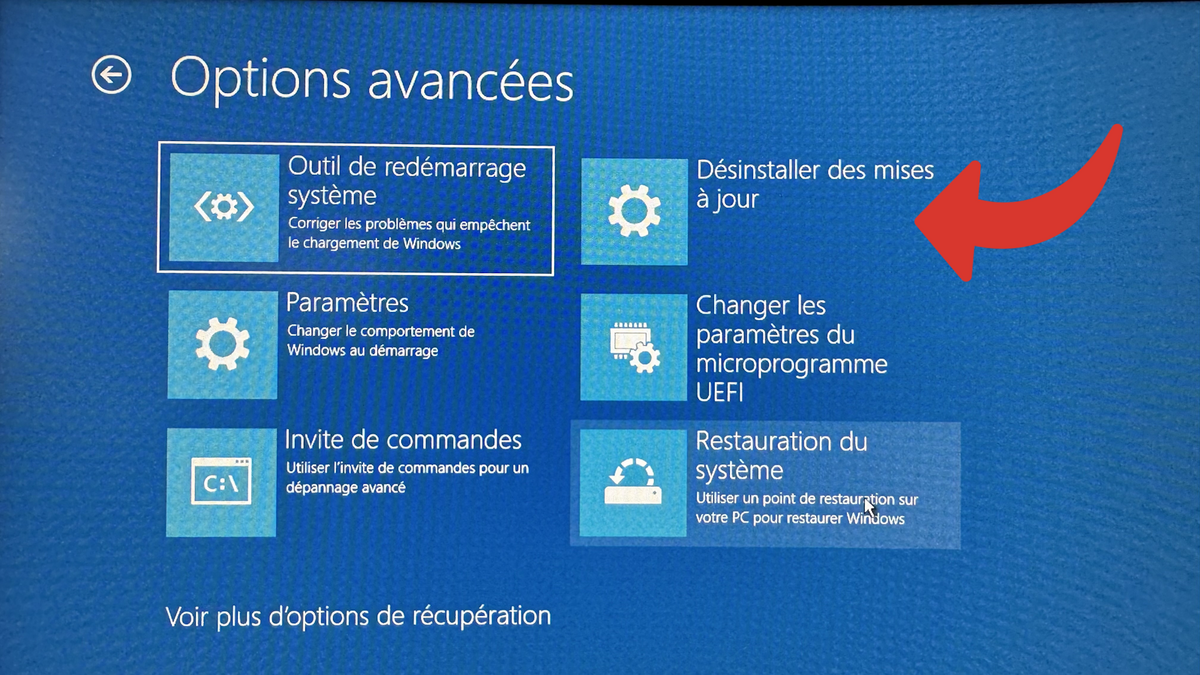 « Désinstaller des mises à jour » dans le Windows RE © Benoit Baylé pour Clubic.com