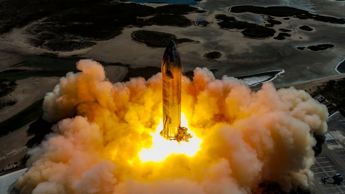 Le Starship S28 a réussi un test de mise à feu statique à la fin du mois de décembre. © spaceX
