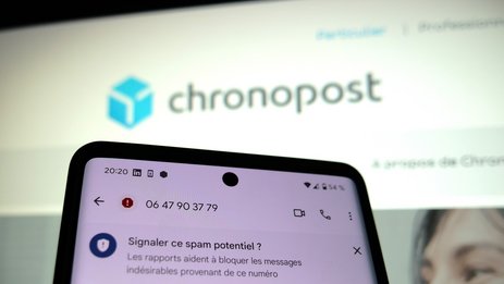 Chronopost : un faux SMS de livraison de colis circule, les hackers redoublent d'efforts pour piéger les consommateurs