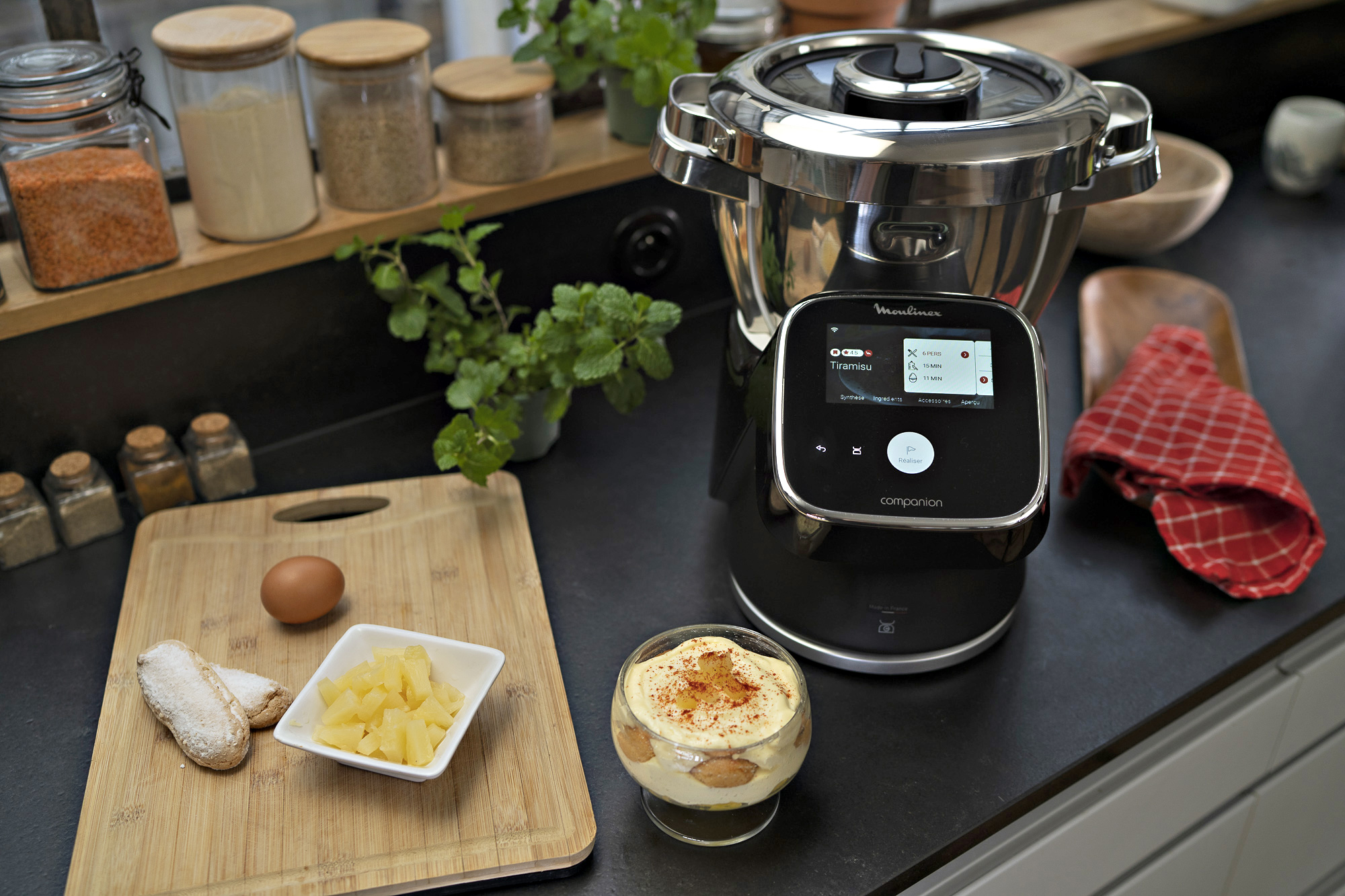 Le Moulinex i-Companion Touch Pro HF93D810 rejoint notre comparatif des meilleurs robots cuiseurs multifonctions !