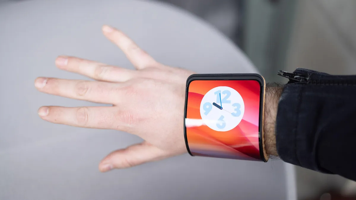 Would you dare to graft your smartphone around your wrist?  © CNET