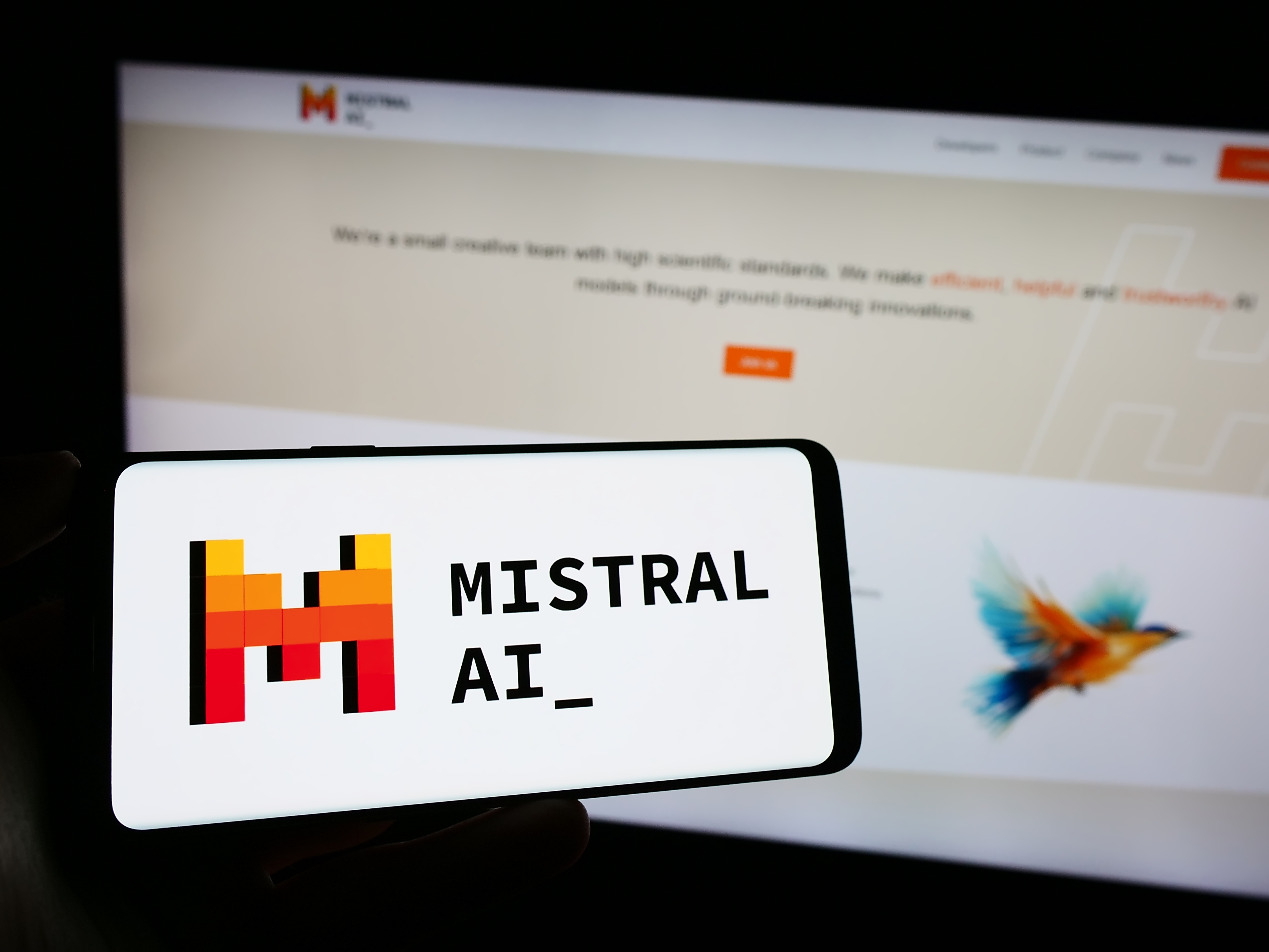 Avec la mise à jour de son chatbot Le Chat, la licorne Mistral veut se frotter aux grands noms de l'IA