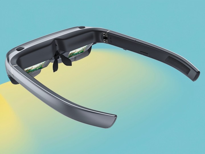Les lunettes AR paraissent effectivement très légères © Tecno Mobile