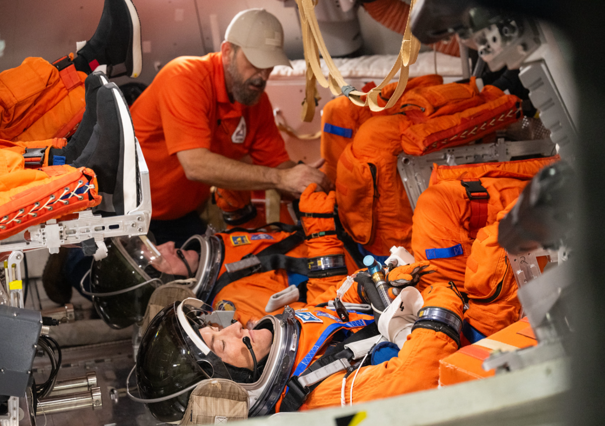 Les astronautes de la mission Artemis II s&#039;entraineront probablement avec les appareils HULC eux aussi. © NASA