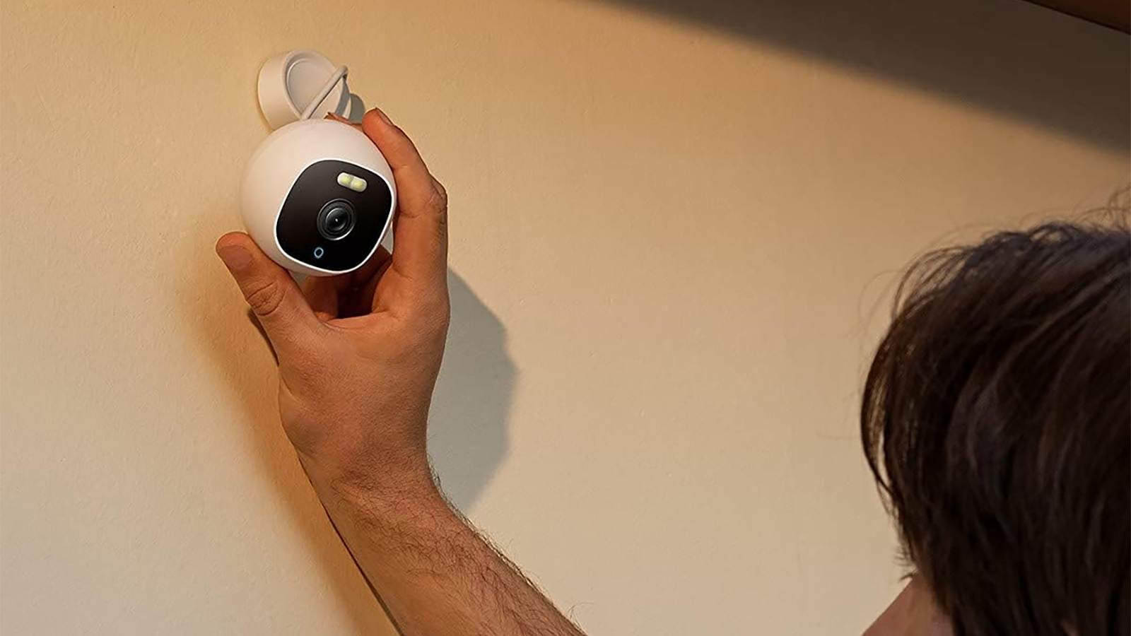 Cette caméra de sécurité extérieur eufy chute à son prix le plus bas ...