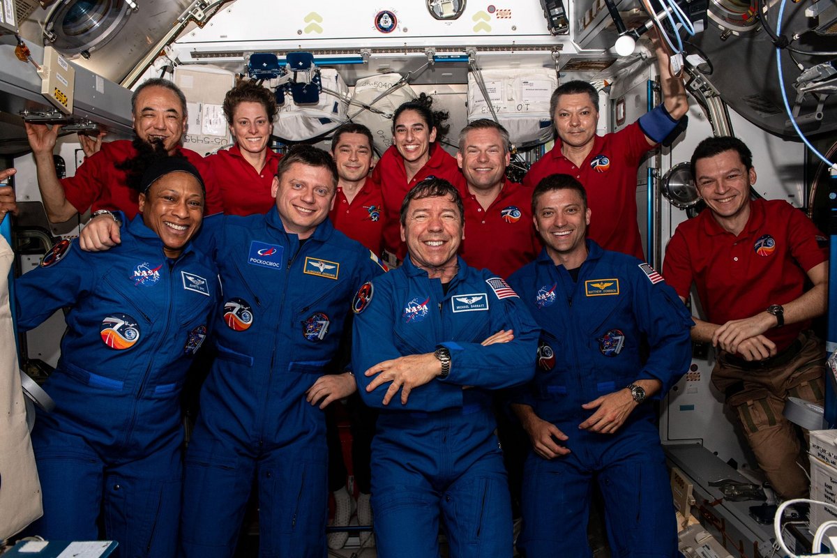 Les onze membres d&#039;équipage actuels de l&#039;ISS, lors de l&#039;arrivée de Crew-8. Avec le départ de Crew-7, ils reviendront à 7 &quot;permanents&quot;. © NASA