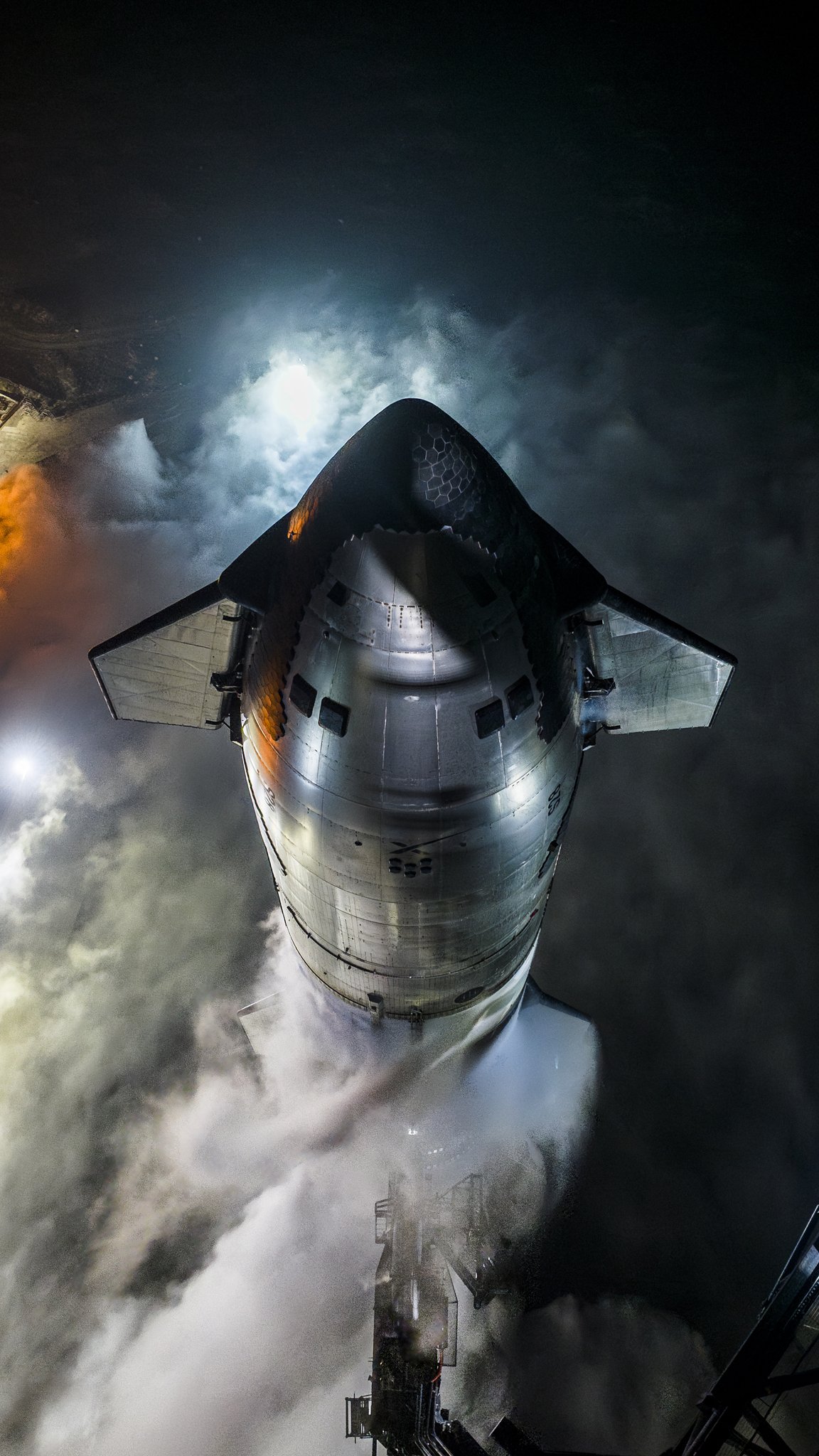 Starship S28, au-dessus de son booster lors du dernier essai de compte à rebours fictif. © SpaceX