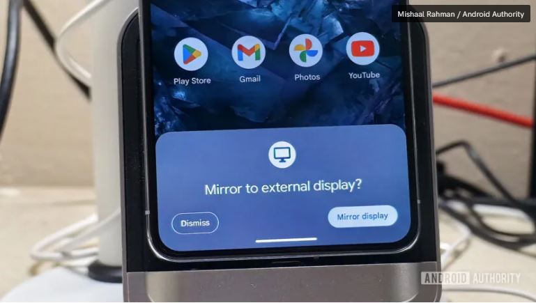 Les Google Pixel 8 vont bientôt bénéficier d'un mode "Mirror Display" © Mishaal Rahman / Android Authority