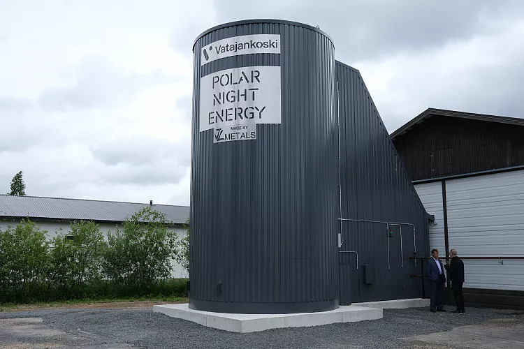 Ce silo de la centrale électrique de Vatajankoski, à Kankaanpää, contient du sable et repose sur le même principe © Polar Night Energy