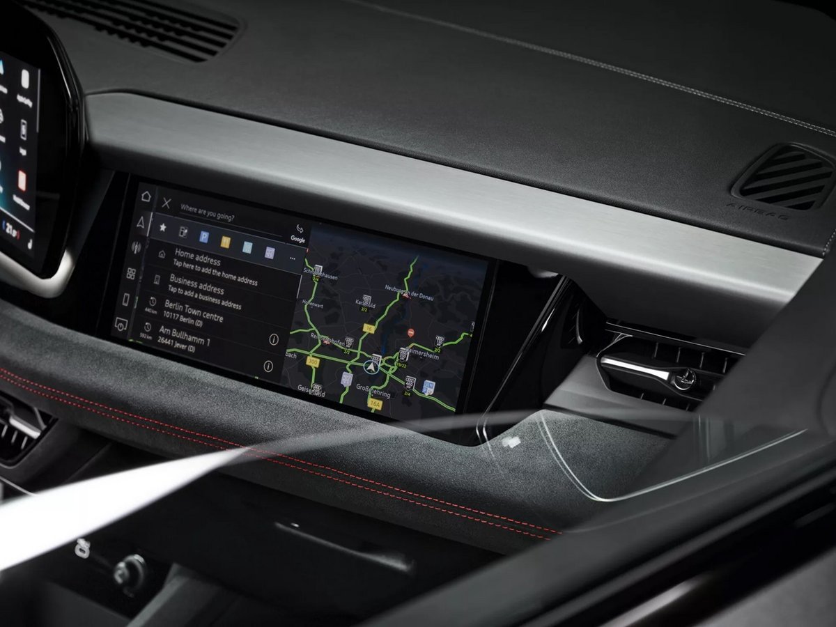 Le passager peut bénéficier de son propre écran tactile © Audi