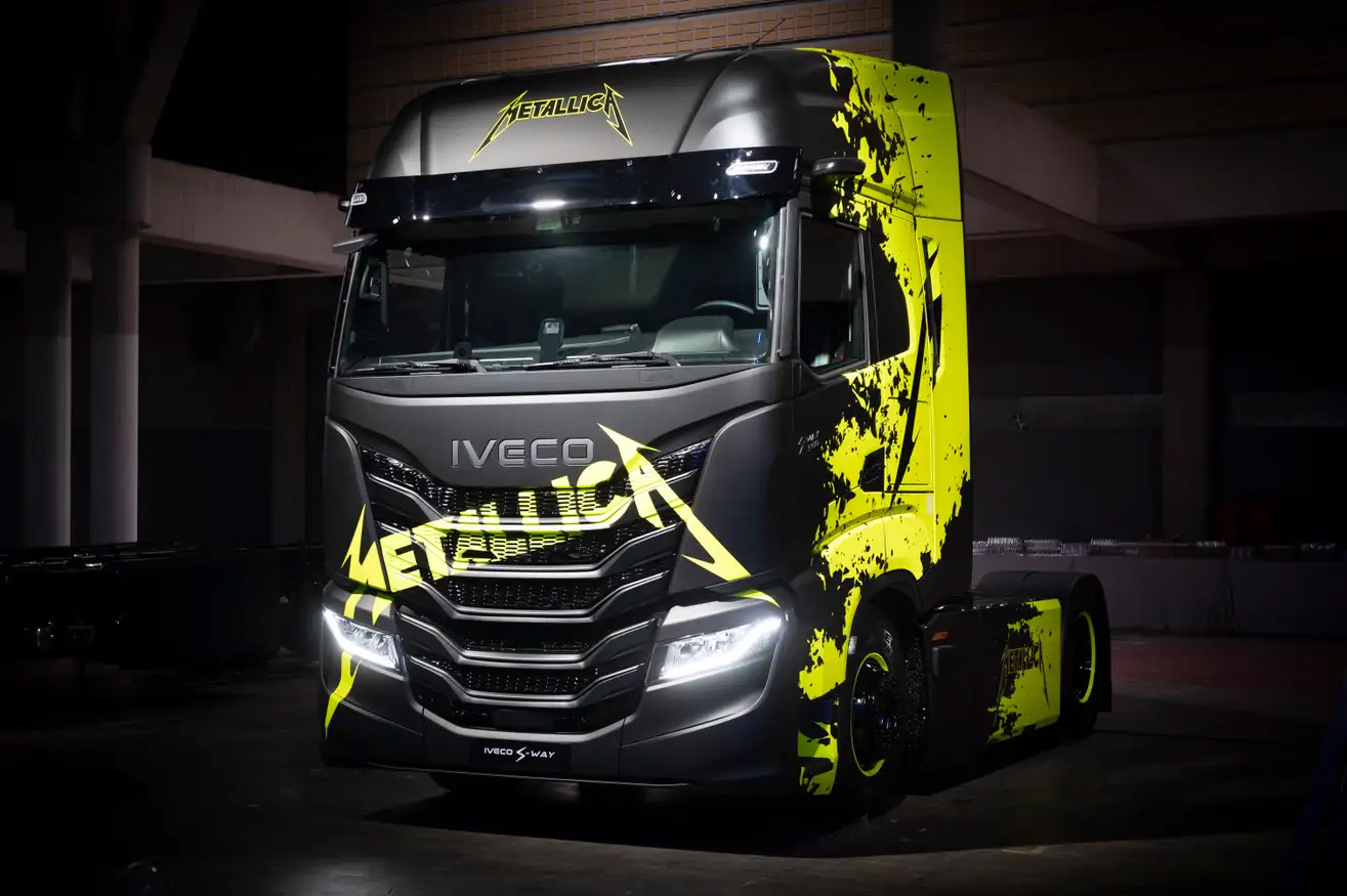 Tournée européenne de Metallica : les géants du heavy metal choisissent camions électriques et à hydrogène pour leur tournée