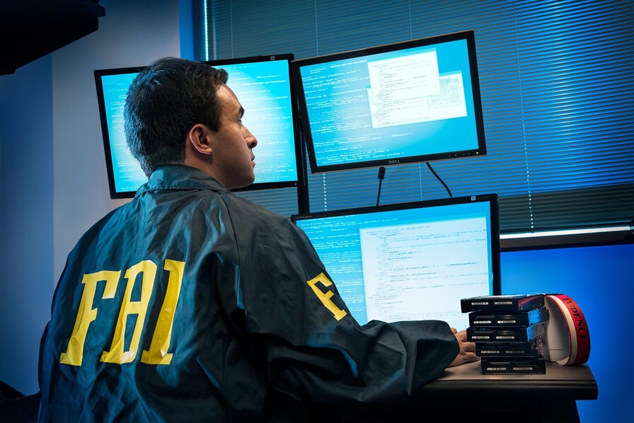 Le FBI a mobilisé ses propres bureaux à l'étranger aux États-Unis pour contrer les attaques © Facebook