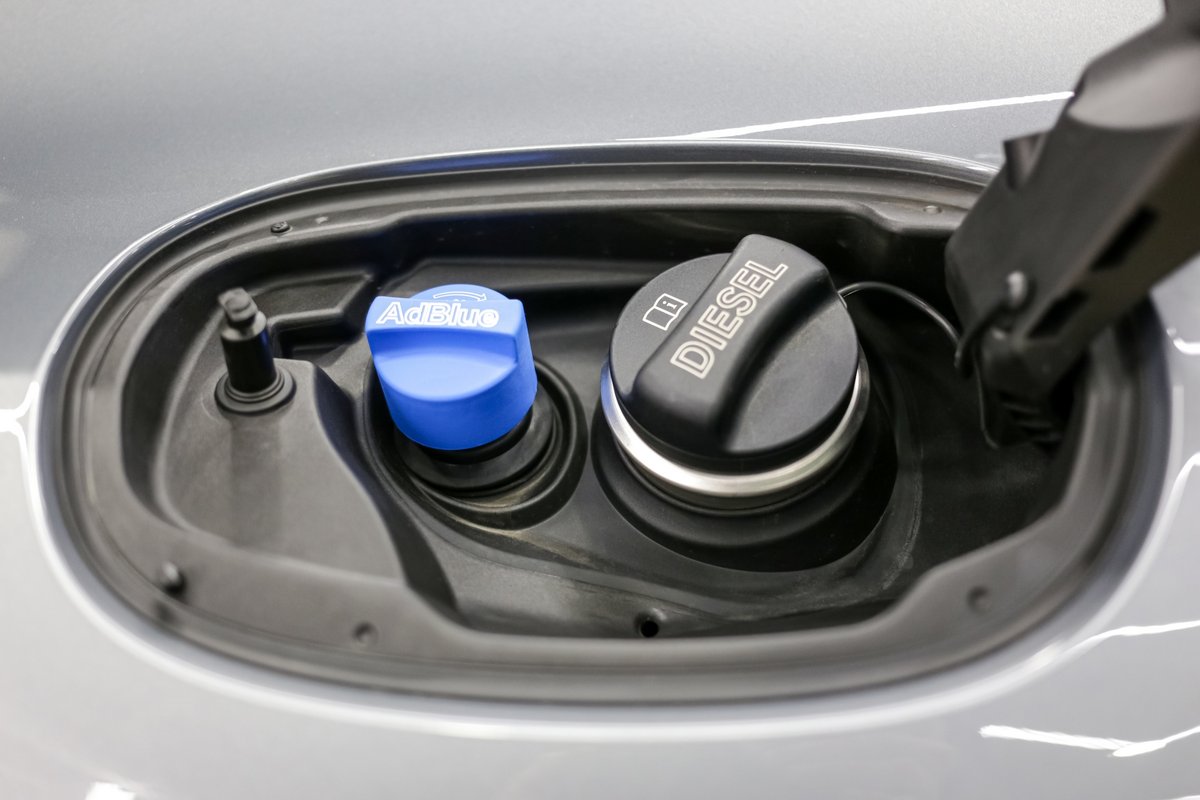 Le réservoir d'AdBlue côtoie celui de diesel © DiPres / Shutterstock